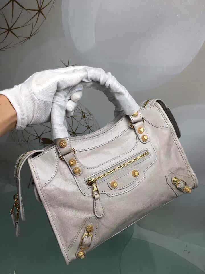 BALENCIAG巴黎世家 義大利進口 原版油蠟頭層牛皮 香皮小銀釘 時尚百搭 手提肩背斜挎包  BL1587